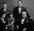 Wilhelm Grimsmann z żoną i dziećmi.