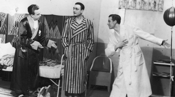  Przedstawienie "Trzy asy i jedna dama" Denysa Amiela w Teatrze im. Juliusza Słowackiego w Krakowie,  styczeń 1936 roku.  