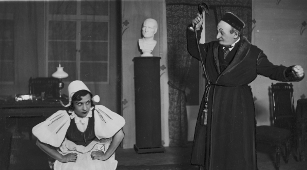  Przedstawienie "Pani prezesowa" Maurica Hennequina i Pierra Vebera w Teatrze Polskim w Poznaniu w maju 1938 r.  