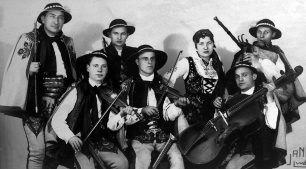  Góralski zespół artystyczny Michała Piksy w 1937 roku. (2)  