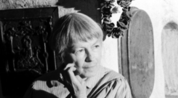  Danuta Szaflarska w filmie Tadeusza Konwickiego "Dolina Issy" z 1982 roku.  