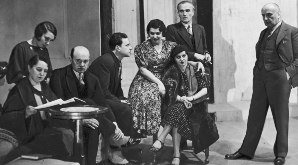  Przedstawienie "Nora" Henryka Ibsena w Teatrze Kameralnym w Warszawie w 1935 roku.  