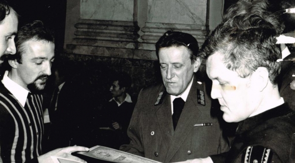  Zbigniew Strzelecki (drugi z prawej)  