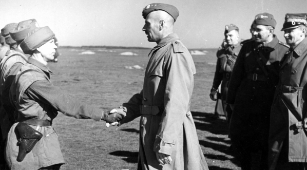  Wizyta gen. Władysława Andersa w 1 Samodzielnej Brygadzie Spadochronowej, lata 1943-1944.  