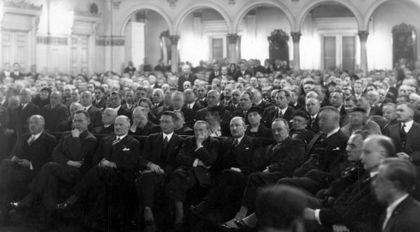  Odczyt w Warszawie wiceministra spraw wewnętrznych Władysława Korsaka pt. "Problemy nowoczesnego samorządu na terenie stolicy".  