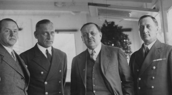  Michał Sokolnicki poseł nadzwyczajny i minister pełnomocny Polski w Danii, na pokładzie statku "Pułaski"  