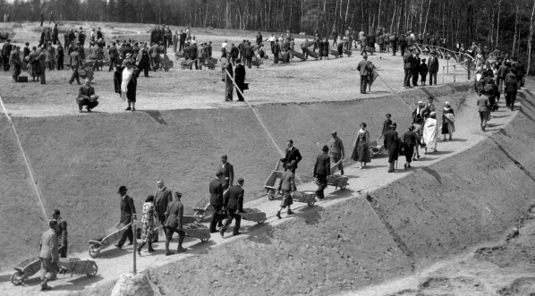  Budowa Kopca imienia marszałka Józefa Piłsudskiego na Sowińcu w Krakowie w maju 1935 r. (6)  