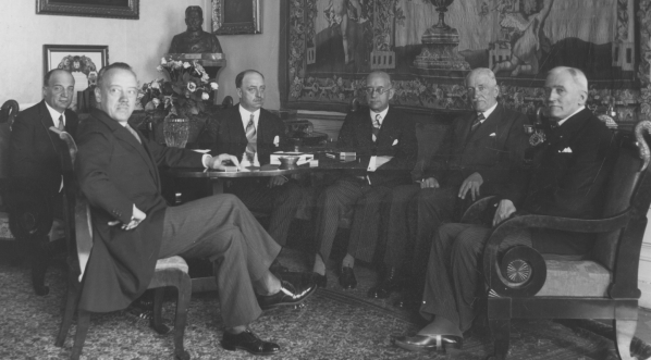  Wizyta delegacji radnych Paryża z prezesem Rady Miejskiej Paryża baronem Lomoreux de Fontenay w Warszawie dnia 6.6.1933 r.  