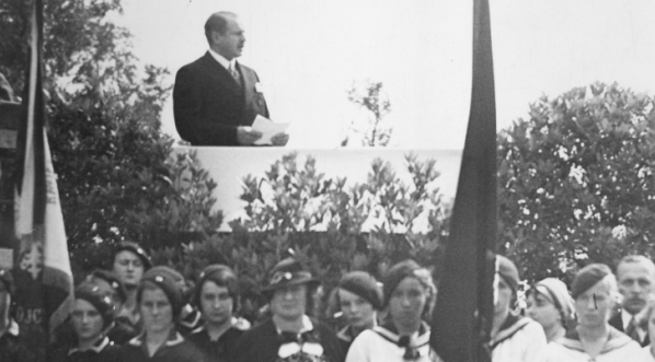  Uroczystość odsłonięcia pomnika Marii Skłodowskiej-Curie w Warszawie, 05.09.1935 r.  