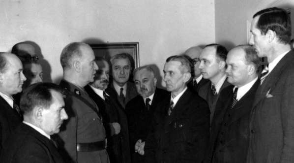  Spotkanie rządu gen. Władysława Sikorskiego i Rady Narodowej w Londynie w latach 1940 - 1943.  