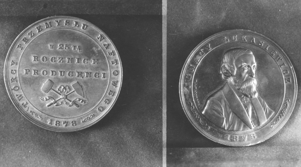  Medal ku czci Ignacego Łukasiewicza wybity w 25 rocznicę powstania przemysłu naftowego  
