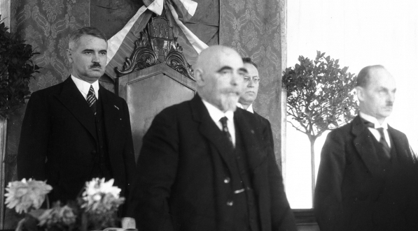  Uroczysta akademia w sali Rady Miejskiej m. Krakowa z okazji nadania honorowego obywatelstwa m. Krakowa marszałkowi Józefowi Piłsudskiemu w październiku 1933 roku.  