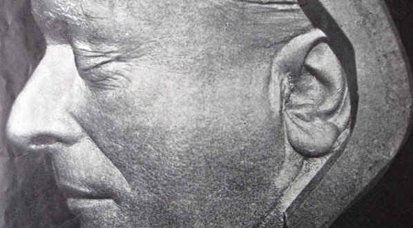  Maska pośmiertna Władysława Strzeleckiego.  