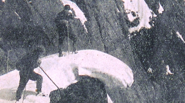  "Południowa ściana Zamarłej Turni. Nieco niżej jej środka (pod płatem śniegu) zginął Stanisław Bronikowski."  