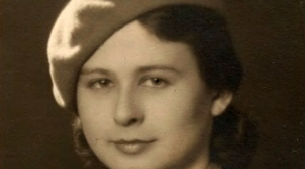  Helena Malhomme w stroju harcerskim.  