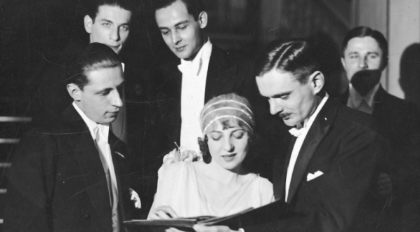  Aktorzy Maria Malicka i Zbigniew Sawan na balu w 1929 roku. (2)  