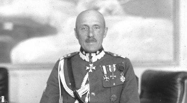  Stanisław Wróblewski, generał dywizji, dowódca OK V Kraków.  