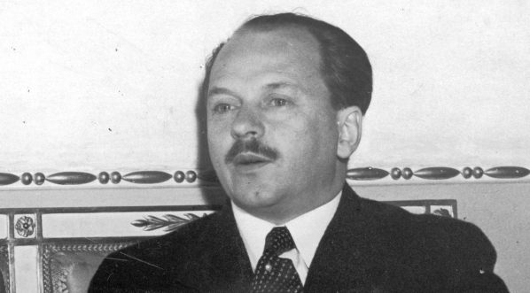  Premier Marian Zyndram Kościałkowski w nieustalonych okolicznościach.  