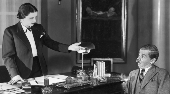  Przedstawienie "Mecenas Bolbec i jego mąż" Louisa Verneuila i Georgesa Berra w Teatrze Kameralnym w Warszawie w czerwcu 1937 roku.  