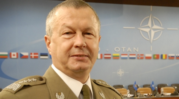  Szef SG WP podczas jesiennej sesji Komitetu Wojskowego NATO w dniach 13-14 listopada 2007 roku.  