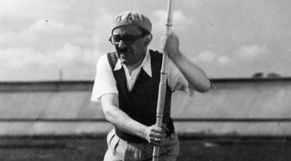  Konrad Tom w filmie Michała Waszyńskiego "Sto metrów milości" z 1932 roku.  