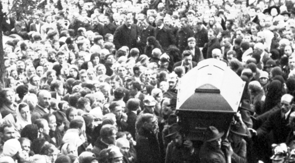  Pogrzeb hrabiego Aleksandra Skrzyńskiego w Kobylance w październiku 1931 roku.  