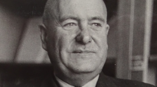  Edward Strzelecki jako szef Instytutu Gospodarstwa Społecznego.  