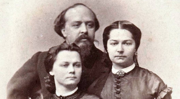  Portret Juliusza Kossaka z żoną i jej siostrą.  