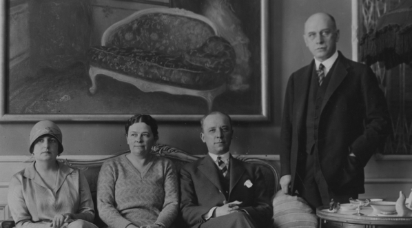  Konstanty Rozwadowski i Marian Turski z małżonkami.  