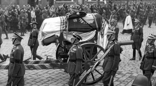  Uroczystości pogrzebowe marszałka Polski Józefa Piłsudskiego w Warszawie. (13 maja 1935 r.)  