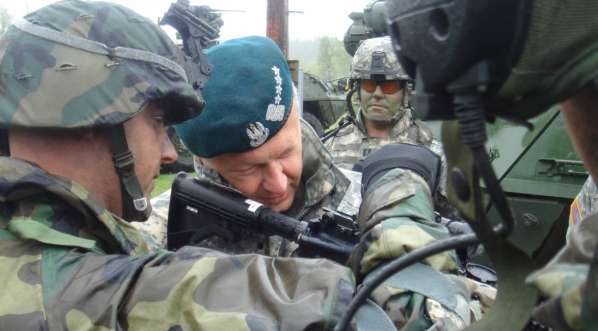  Wizyta szefa SG WP Franciszka Gągora w 5. Brygadzie KTO Stryker (USA) 18.05.2008 r.  