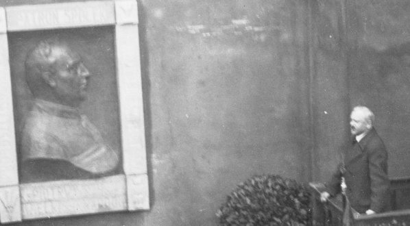  Uroczystość odsłonięcia tablicy pamiątkowej ku czci księdza Piotra Wawrzyniaka w kościele św. Marcina w Poznaniu w 1935 roku.  