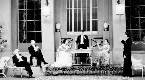  Komedia „Rzeczpospolita poetów” Ludwika Hieronima Morstina w Teatrze Miejskim im. Juliusza Słowackiego w Krakowie w maju 1934 roku.  