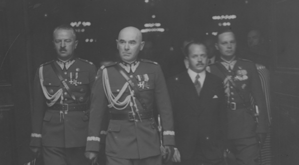  Nabożeństwo żałobne w kościele św. Krzyża ku czci Jana Matejki z okazji 100 rocznicy urodzin artysty, lipiec 1938 r.  