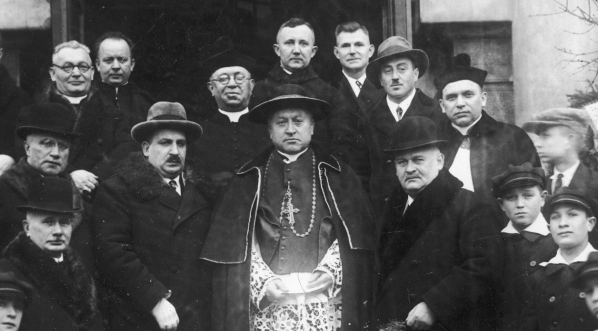  Uroczystość z okazji 100-lecia Wojewódzkiego Zakładu dla Głuchoniemych w Poznaniu w styczniu 1932 roku.  