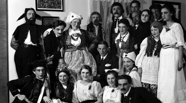  Przedstawienie "Wesele" Stanisława Wyspiańskiego w Teatrze im. Juliusza Słowackiego w Krakowie w listopadzie 1932 roku.  