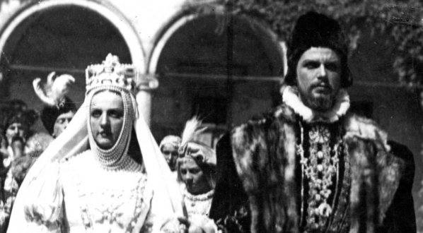  Jadwiga Smosarska i Witold Zacharewicz w filmie Józefa Lejtesa "Barbara Radziwiłłówna" z 1936 roku.  