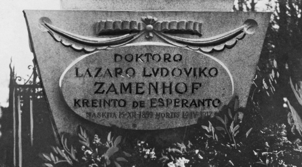  Grób Ludwika Zamenhoffa na cmentarzu żydowskim w Warszawie.  
