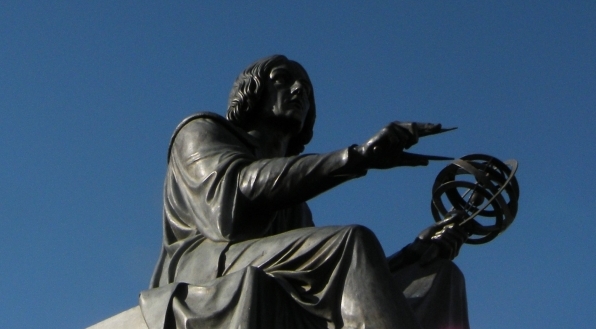  Pomnik Mikołaja Kopernika w Warszawie.  