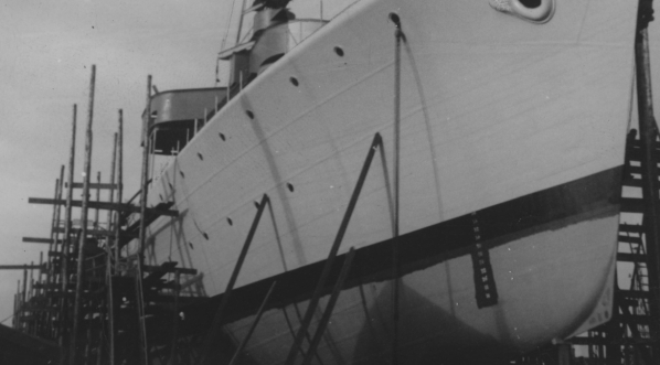  Budowa stawiacza min ORP "Gryf" w Le Havre w 1936 roku.  