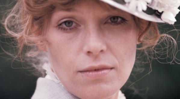  Małgorzata Braunek w filmie Ryszarda Bera "Lalka" z 1977 roku.  