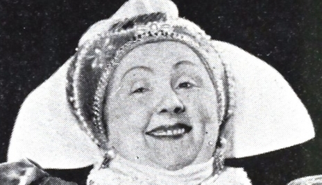  Mieczysława Ćwiklińska jako Stryjna w filmie "Pan Twardowski".  