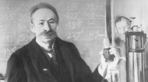  Obraz artysty malarza Leon Wyczółkowskiego przedstawiający prof. Karola Olszewskiego.  