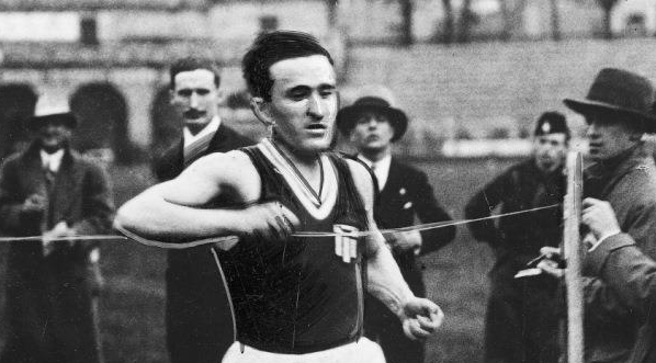  Międzynarodowe zawody lekkoatletyczne w Mediolanie w maju 1933 roku.  