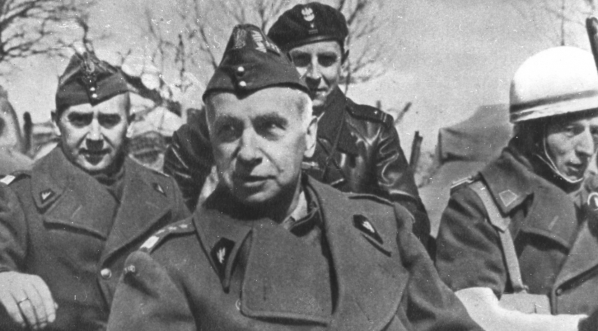  Gen. Kazimierz Sosnkowski z wizytą w 2 Korpusie Polskim we Włoszech (1944 r.)  