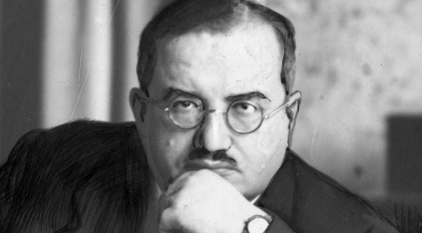  Bronisław Nakoniecznikow-Klukowski, wiceminister spraw wewnętrznych, w gabinecie pracy. (2)  