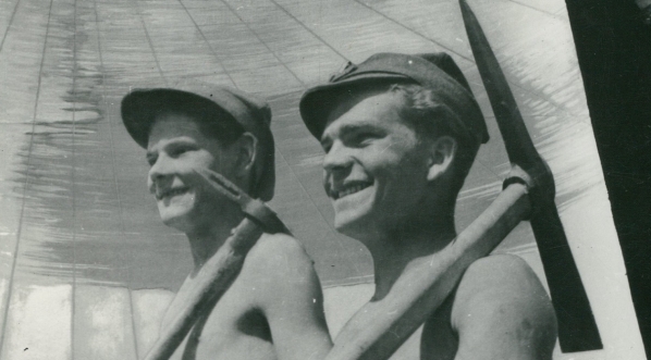  "Jesteśmy dumą i nadzieją Polski Ludowej" (plakat propagandowy)  