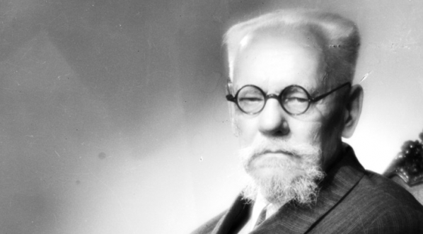  Witold Orłowski, profesor medycyny. Fotografia portretowa. (fot. Edward Hartwig)  