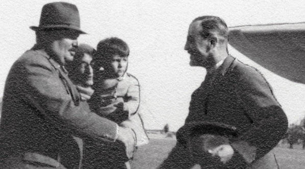  Wizyta sekretarza ministra obrony narodowej Wielkiej Brytanii lorda Apsleya u księcia Karola Mikołaja Radziwiłła w 1937 roku.  