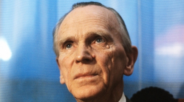  Henryk Borowski w filmie Edwarda Dziewońskiego "5 dni z życia emeryta" z 1984 roku.  